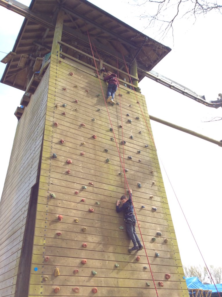 Misshemming_NJS's tweet image. Group 2 climbing this morning @National_Junior @National_Y5