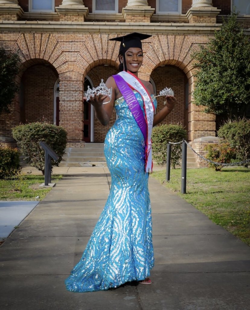 HeresThe_SCOOP's tweet image. From crowns &amp;amp; gowns👸🏾 to Cap &amp;amp; gown👩🏾‍🎓

Miss UNCF 2018 #LaneCollege👑❤️💙

Miss Omega Psi Phi #KappaSig👑💜💛

#Lane_RYS19 #Lane_RYS19 #Lane_RYS19 #Lane_RYS19 #Lane_RYS19 #Lane_RYS19 #Lane_RYS19
