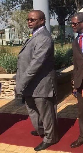 Who rocks it better?

Retweet For Julius Malema 
Like For Gwede Mantashe