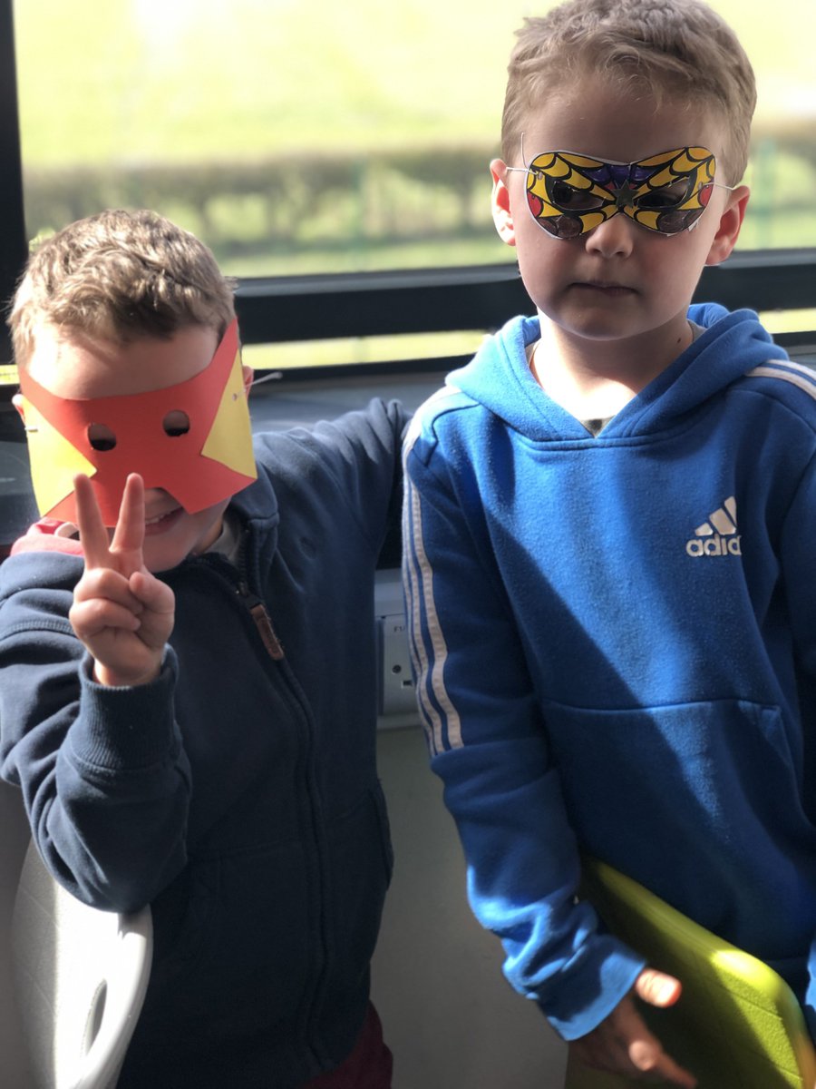 LiveBordersArts's tweet image. Amazing creativity at today's Mask Making Workshop, part of @LiveBorders Easter Camp!
#FridayFeeling