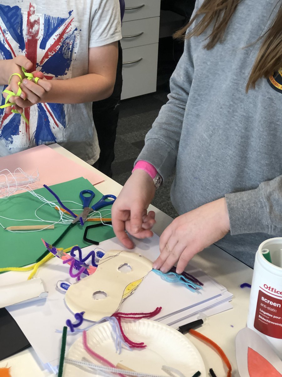 LiveBordersArts's tweet image. Amazing creativity at today's Mask Making Workshop, part of @LiveBorders Easter Camp!
#FridayFeeling