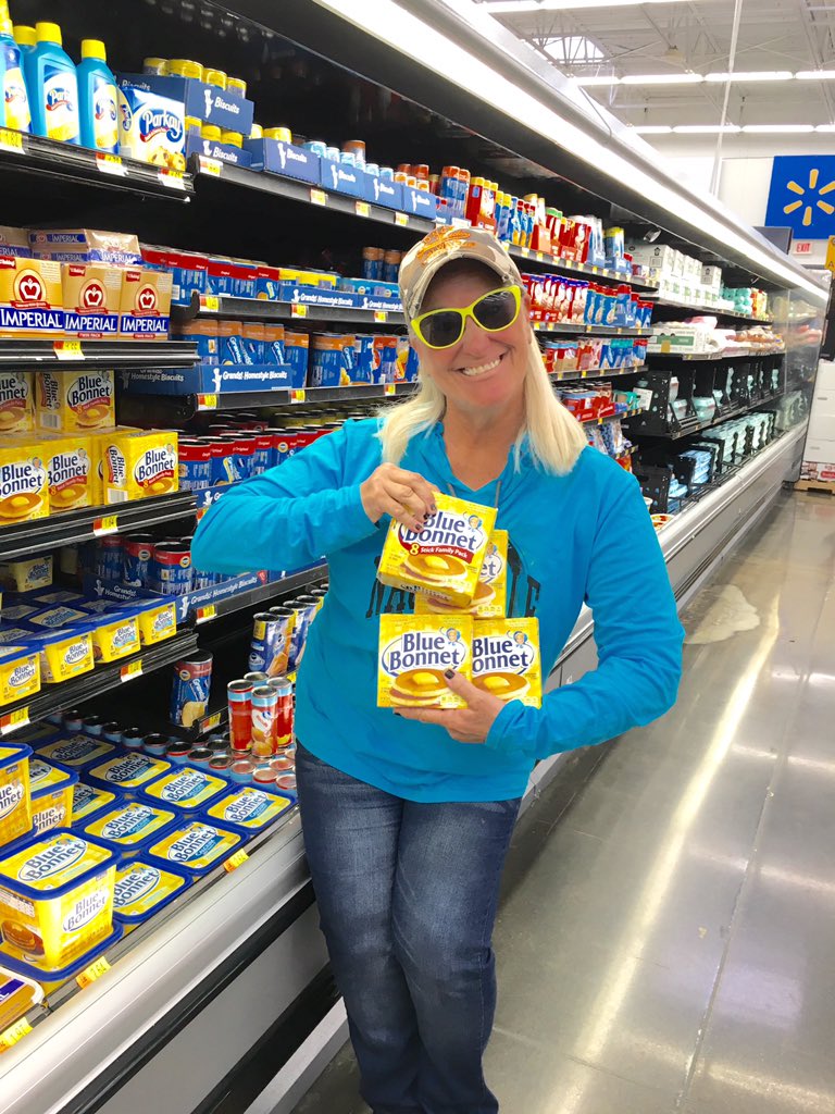 vickiwoodlee's tweet photo. Had my picture made with the Bluebonnets in Texas this morning! The Sun was so bright I had to wear Shades!
#backthebluebonnets #bluebonnetchallenge #BackTheBluebonnetsChallenge https://t.co/GE1skGD0vK