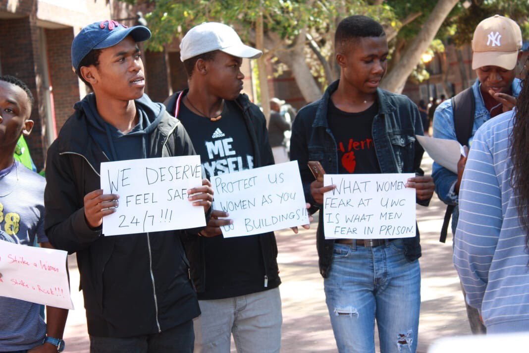 Students lead by the SASCO led CHC have taken the initiative to issue a memorandum of demands to the university in support of eradicating sexual abuse and violence towards women in our campuses
🖤💚💛✊🏾✊🏾
#Consent 
#NoToWomenAbuse
#NotInOurName