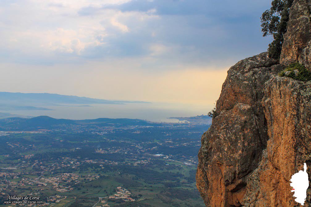 VillagesdeCorse's tweet photo. Mont Gozzi à Appietto
#MontGozzi #MonteGozzi #Appietto #Corse #Corsica #Ajaccio https://t.co/ZDcIukVanW