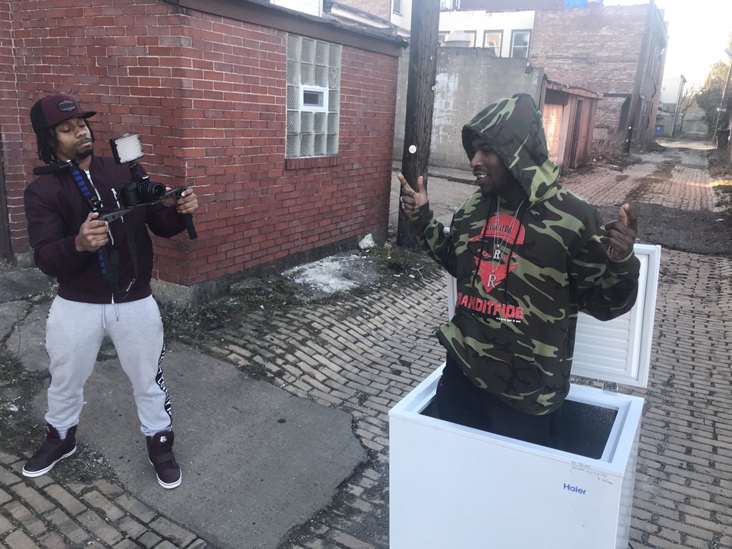 DougieKingxx's tweet photo. Do what you love 
#PittsburghCameraMan
#FridayMotivation 
🎥 https://t.co/CZXtJ81g6i