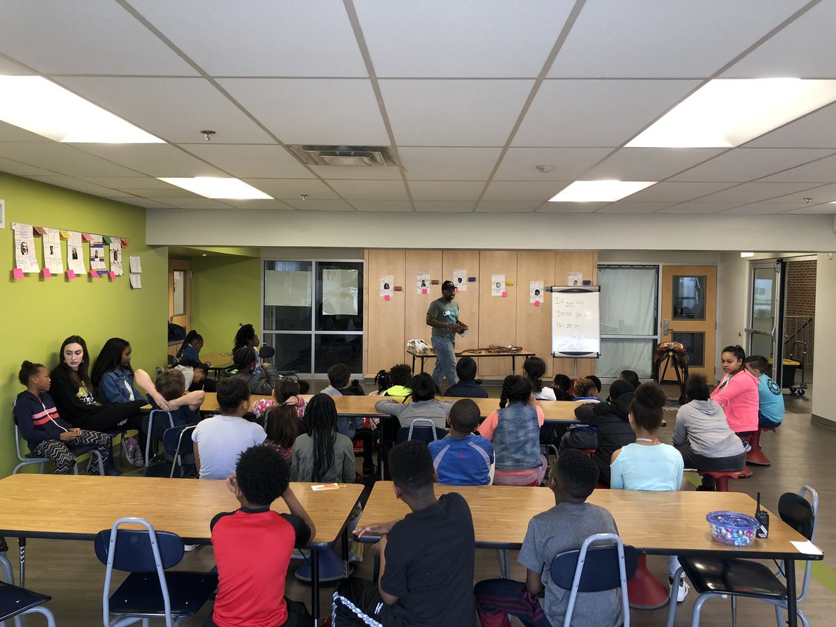 e_barchers's tweet photo. Author Trae Venerable stopped by our classes today to inspire and read to our students. #HMC1-4Rs @HMC1Proud @MrsStalkerHMC @laineyj_HMC1 @CompassHMC1 @HMC1MeYouUs @DrMikeCamp https://t.co/LszOzfwHCi