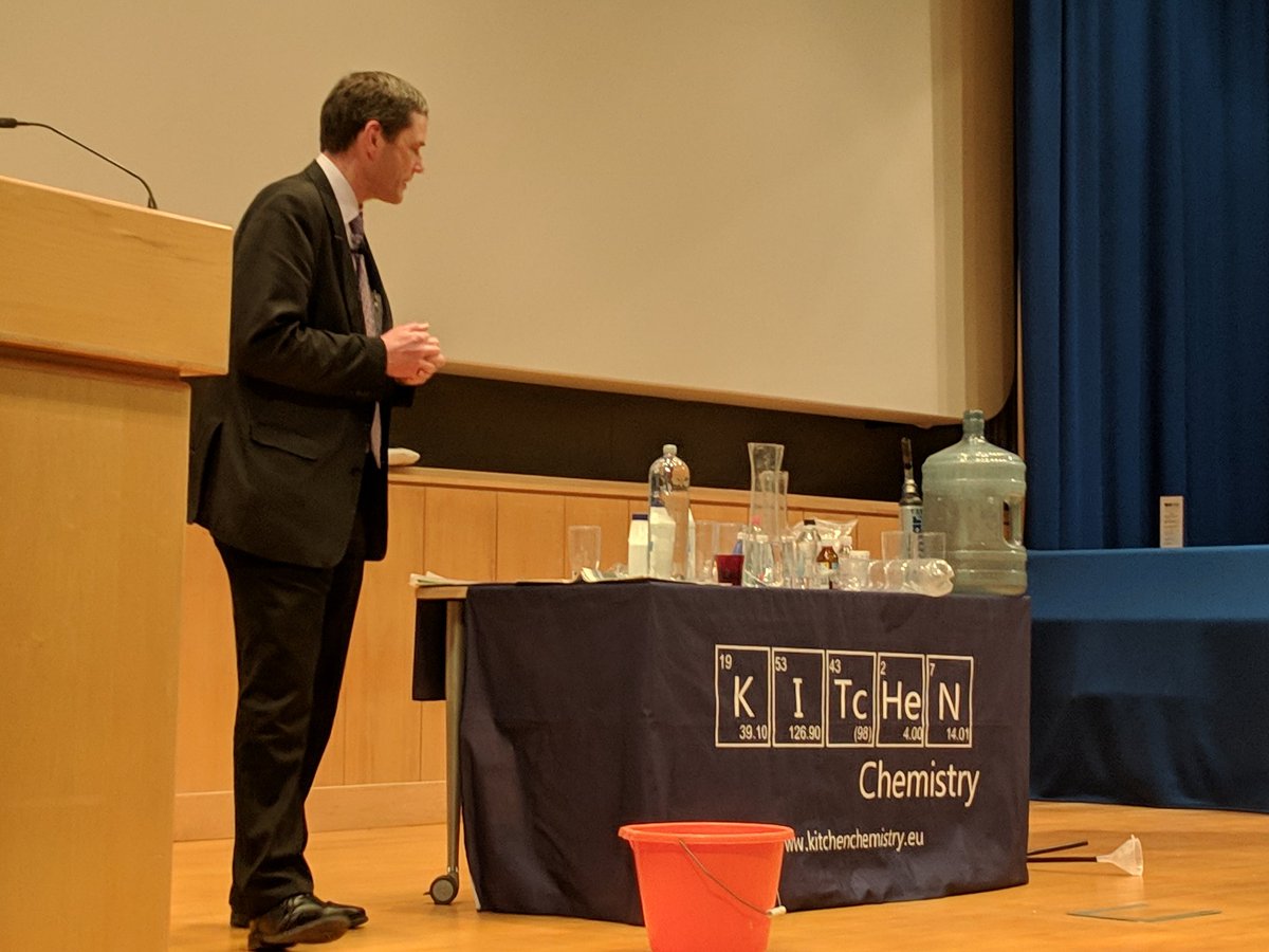 EastAngliaSLE's tweet photo. Great kitchen chemistry display from @Kitchen_Chem @JohnInnesCentre today at our #PrimaryScienceConference https://t.co/5RHioYgDNC