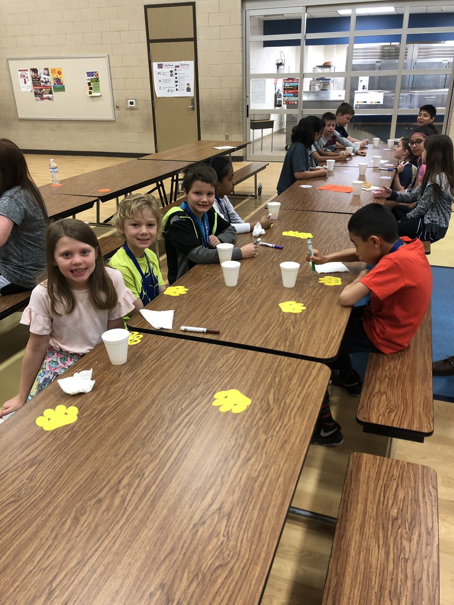 TWEHowl's tweet photo. Celebrating these amazings students who modeled individuality in the month of March. Thank you Mr and Mrs Wilson for joining us for donuts and juice. Congrats everyone! #coreessential #twehowl https://t.co/JQQaoZCRq0