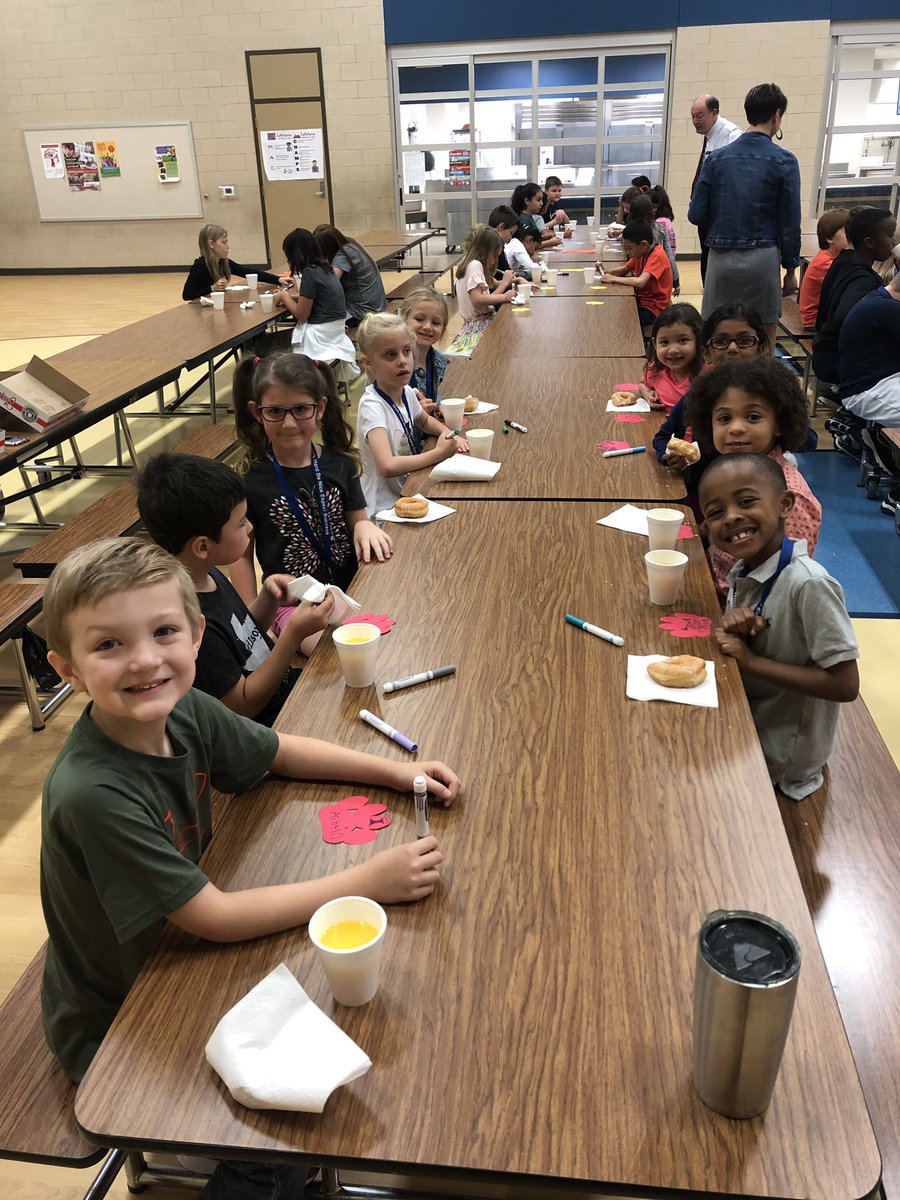 TWEHowl's tweet photo. Celebrating these amazings students who modeled individuality in the month of March. Thank you Mr and Mrs Wilson for joining us for donuts and juice. Congrats everyone! #coreessential #twehowl https://t.co/JQQaoZCRq0