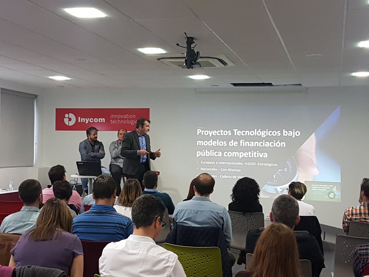 MoretRocio's tweet image. Que grandes nuestros compañeros Marcos, Ivan y Luis. Muchas gracias con contarnos tan bien la I+D+i en @Inycom , junto con las sensacionales exposiciones de por la mañana, ha sido una increible sesion #DAVINCI