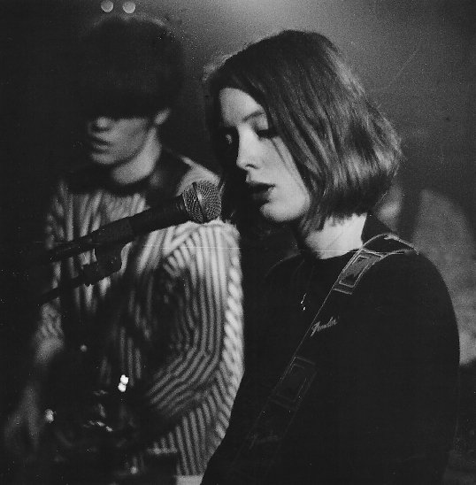 Rachel Goswell and Neil Halstead of Slowdive, live 1992