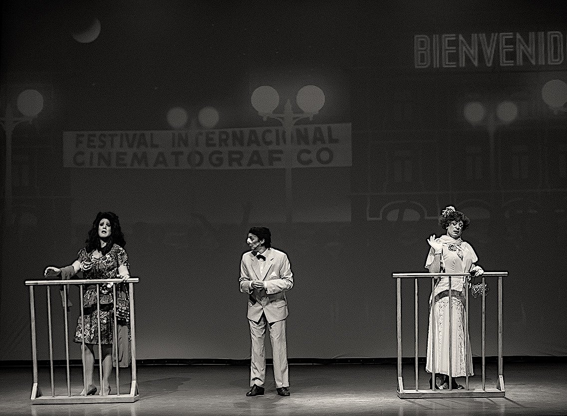 1954, 1er. Festival Internacional de Cine de Mar del Plata. 
"Olor a viento y sal" en LABIOS NEGROS 2da Temporada
Sábados 18hs. en @LaComediaBA Rodríguez Peña 1062. Caba. 
Grupo <a href="/carnedecritica/">Carne de Crítica</a> 
Claudio Pazos
<a href="/pesqueirafran/">Francisco Pesqueira</a> 
Claudia Pisanu
<a href="/carloargentoOk/">Carlo Argento</a> 
Entradas por <a href="/Plateanet/">Plateanet</a>