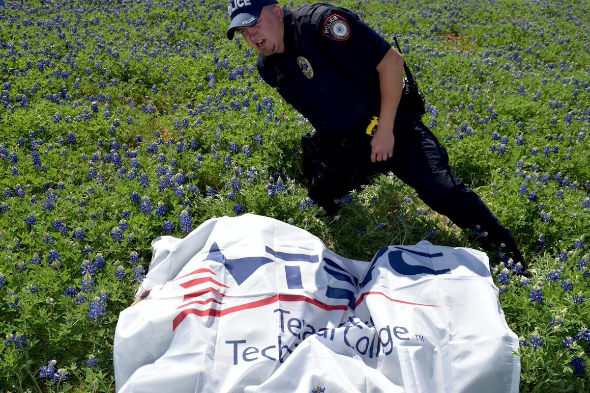 tstcwesttexas's tweet photo. Felt cute, might have to get anti-venom later.
Officer King of #TSTCSweetwater Campus Police reminds ya’ll that snakes love #bluebonnets as much as you. Look before you lay!🐍
#BackTheBluebonnetsChallenge #TSTCProud
p.s. the snake on the flag was fake, but the message is real! https://t.co/9xPbY2WQPM