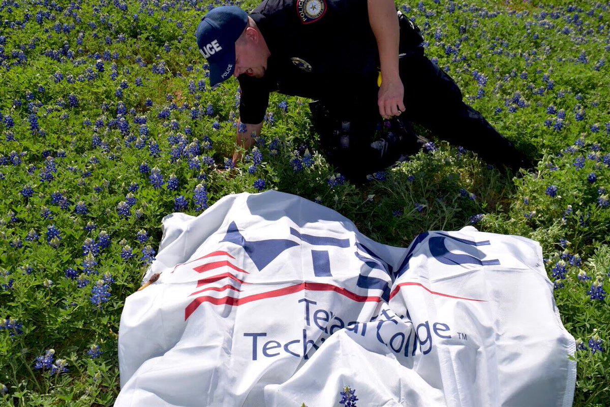tstcwesttexas's tweet photo. Felt cute, might have to get anti-venom later.
Officer King of #TSTCSweetwater Campus Police reminds ya’ll that snakes love #bluebonnets as much as you. Look before you lay!🐍
#BackTheBluebonnetsChallenge #TSTCProud
p.s. the snake on the flag was fake, but the message is real! https://t.co/9xPbY2WQPM