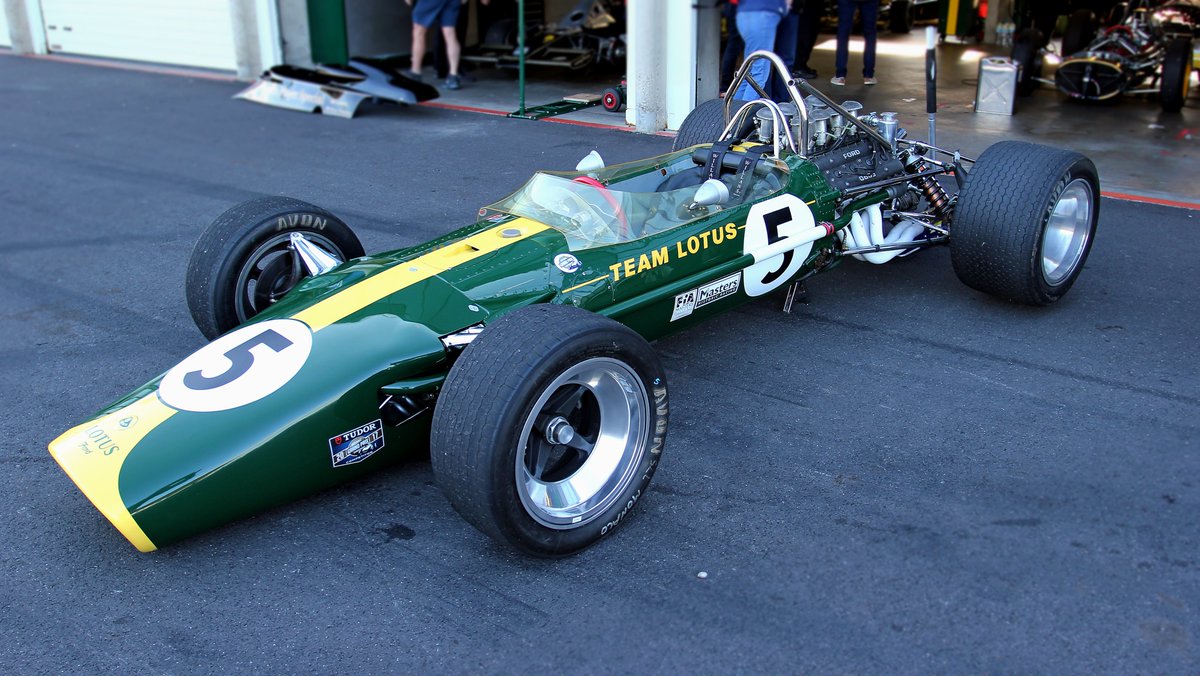 mar_B_ond's tweet image. #FridayFeeling   🙂  #FormulaFriday 
#Classics  #Racing  #Zandvoort   1967 #Lotus 49

Pit-lane  #Photography 

@FAFBulldog @Bertieschip @Matzke_Marco @vividcloudofwat