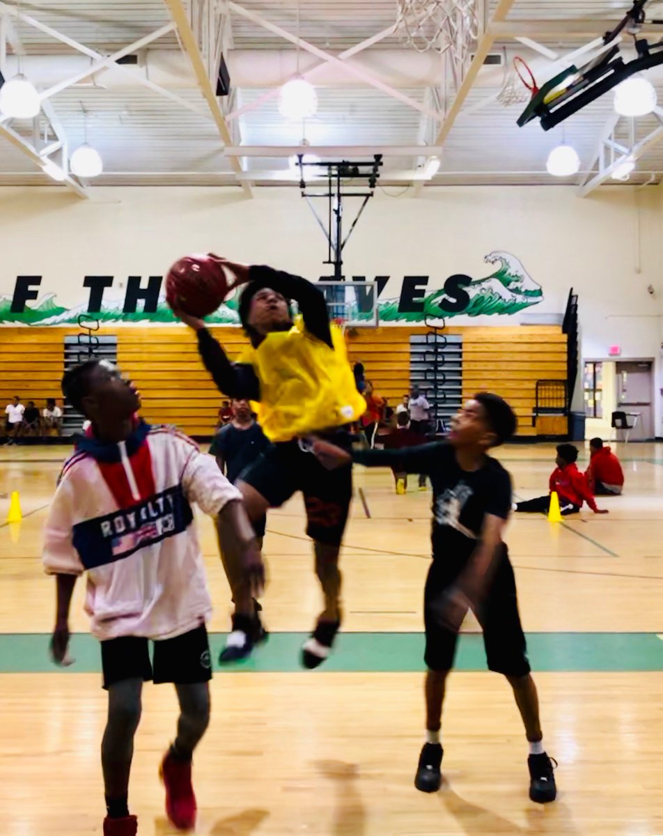 KMMLibrary's tweet photo. Serious action at the #KMMReads 3-on-3 Basketball Tournament. 
Many thanks to @KMMWaves Coaches Harris, Crolley, and Rholetter for organizing today! https://t.co/N7K3gtco8W