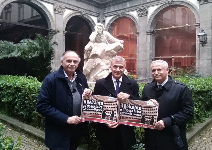 PecoraroScanio's tweet photo. #OperaUnesco @PIANOCITYNAPOLI
Altra importante adesione alla petizione per il "Il Belcanto e l'Opera Lirica Italiana" a Patrimonio dell'Umanità: è quella del Maestro Carmine Santaniello, qui con il promotore @PecoraroScanio e l'Assessore alla Cultura @ComuneNapoli Nino Daniele. https://t.co/xli6T1V456