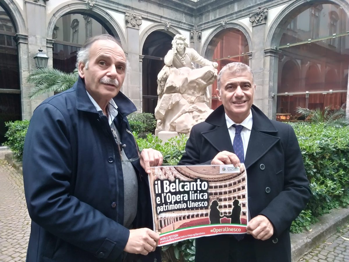 PecoraroScanio's tweet photo. #OperaUnesco @PIANOCITYNAPOLI
Altra importante adesione alla petizione per il "Il Belcanto e l'Opera Lirica Italiana" a Patrimonio dell'Umanità: è quella del Maestro Carmine Santaniello, qui con il promotore @PecoraroScanio e l'Assessore alla Cultura @ComuneNapoli Nino Daniele. https://t.co/xli6T1V456