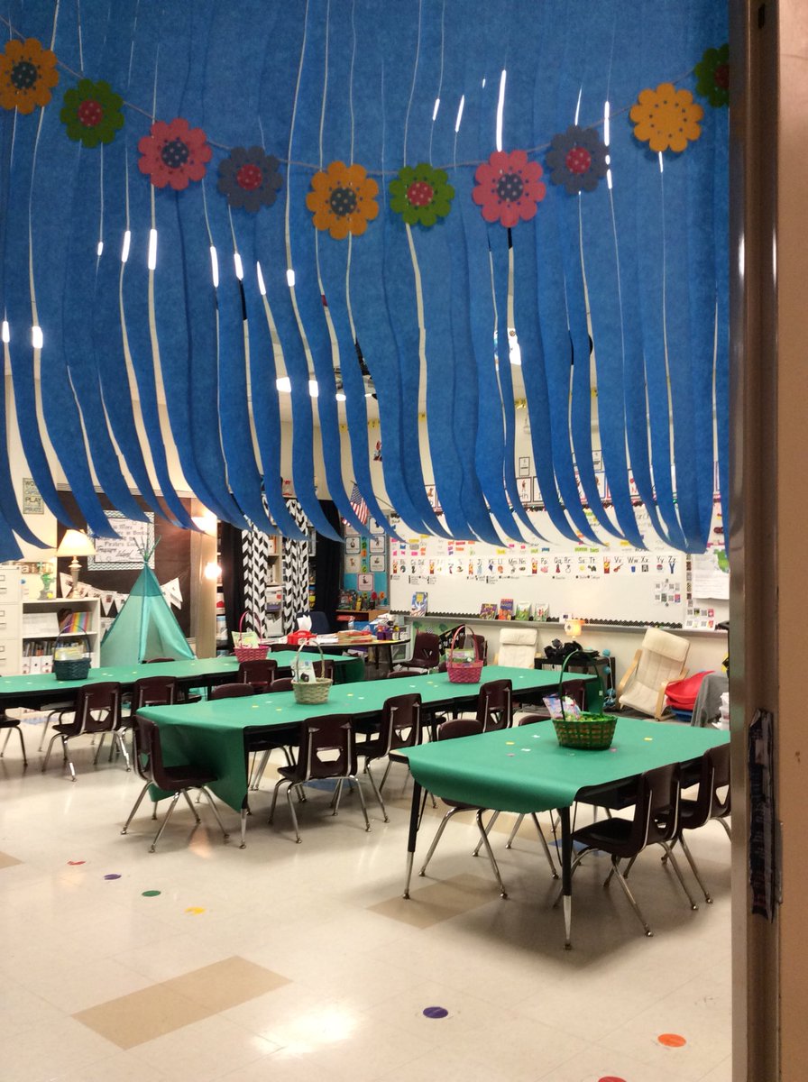 charitychris15's tweet photo. These kids loved my room transformation on Tuesday! The Easter bunny showed up and egg hunting was in full swing! #cisdwalker #OzSomeWalker https://t.co/t0eta3otVk