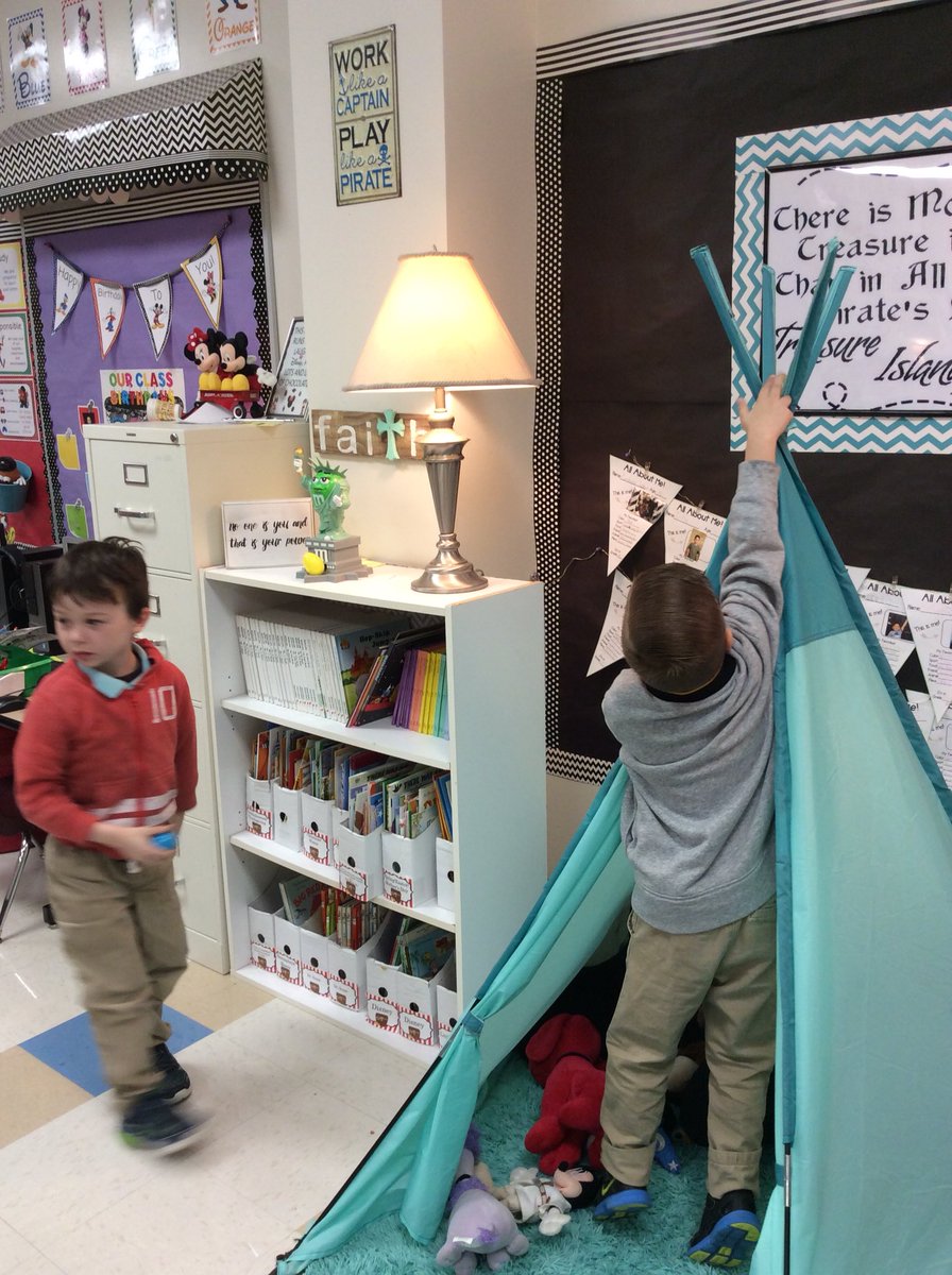 charitychris15's tweet photo. These kids loved my room transformation on Tuesday! The Easter bunny showed up and egg hunting was in full swing! #cisdwalker #OzSomeWalker https://t.co/t0eta3otVk
