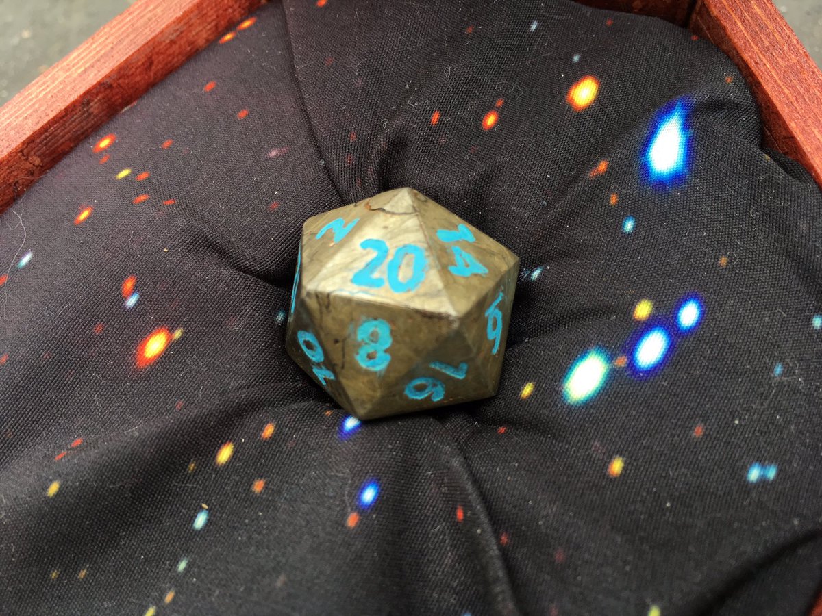 GilTheVlogsmith's tweet photo. I forgot to post the pictures!
These are the Meteorite D20s that I made as commission from almost two years ago.
Finally given to Matt and Laura.
#Vlogsmith #DicePorn #CriticalRole https://t.co/9cWxlEX95w