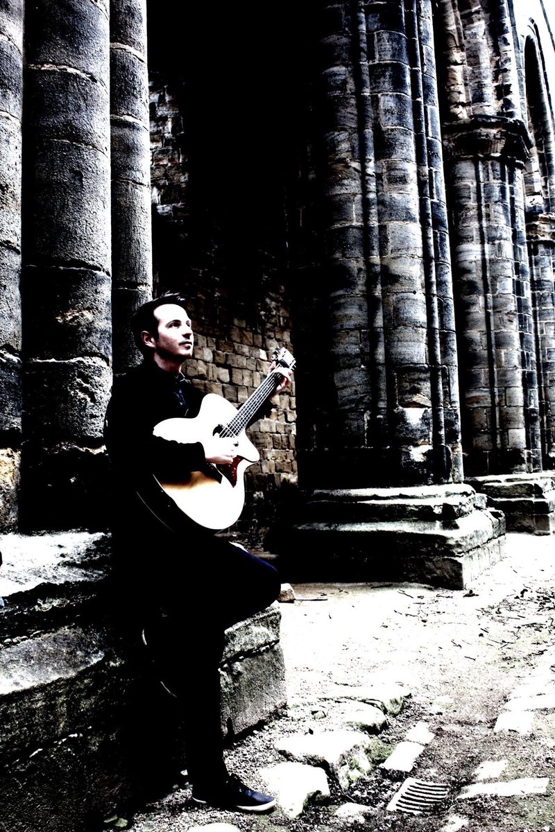 alexcairnsmusic's tweet photo. Me and my friend @WillDawsonBooks went on a little excursion to the beautiful Kirkstall Abbey where he kindly braved the cold and took some shots of me and my guitar. https://t.co/fBZ0zJt2uI