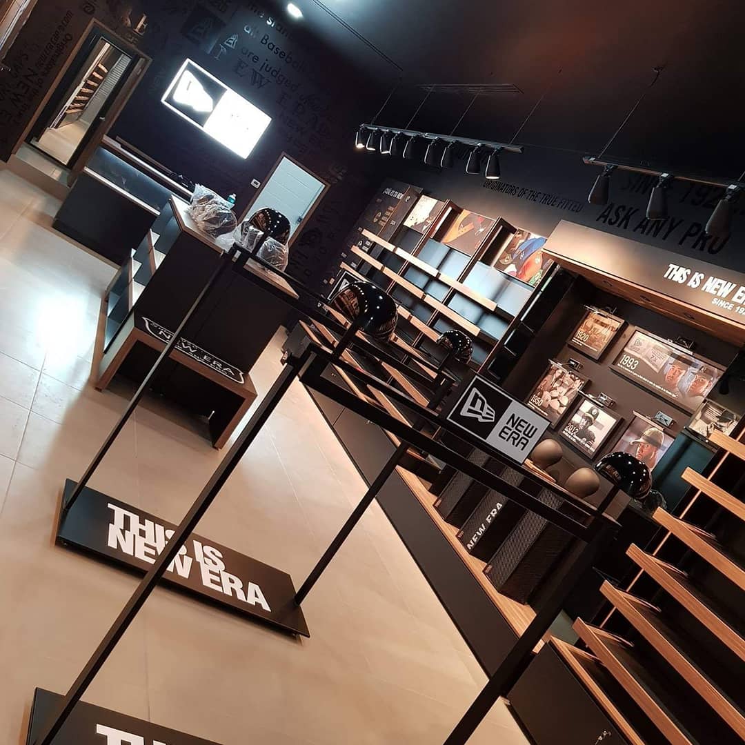 MarzanMX's tweet photo. Lista tienda New Era Via Vallejo, visitala! ⚾️🏆😎🧢👕
#mlb #mlbnetwork #beisbol #shopping #centrocomercial #familia #deportes #felizviernes #cdmx #diablosrojos #parqueviavallejo #marzanmx https://t.co/Q0DThrzTxQ