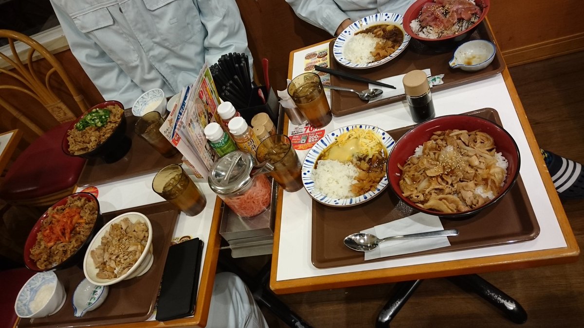 tosiyamx's tweet photo. 仕事終わりにすき屋みんな
二つ注文するシステム笑 https://t.co/l85BEE0MAr