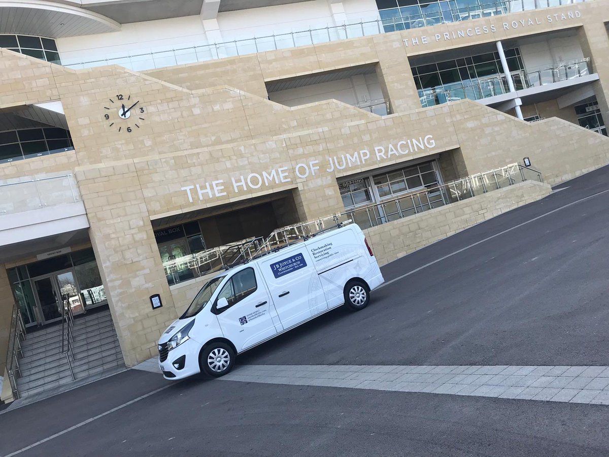 SmithofDerby's tweet image. Following the festival a couple of weeks ago Aaran was at Cheltenham Racecourse completing the 2019 clock service this week #publictime