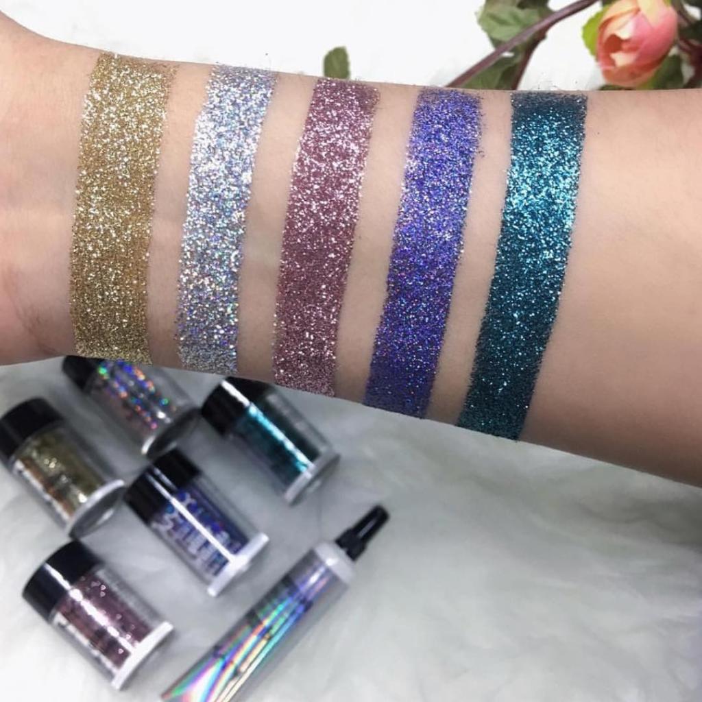Ord Tyr Anonym NYX Pro Makeup US on Twitter: "You can never get enough gitter ✨ Which  shade is your fav?💖 @.af.rahh swatches our Face &amp; Body Glitter in  Gold, Crystal, Rose, Violet &amp; Teal