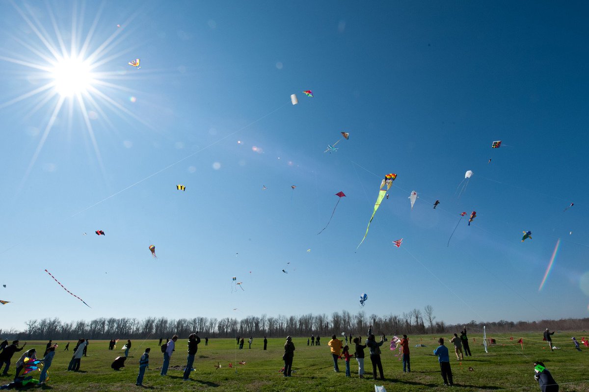 SugarLandParks's tweet photo. #FlashbackFriday to Kite Fest 2010! We’ve taken Kite Fest & iFest and combined them into the NEW International Arts Festival on April 27th!
▪️ Read about the event here --> https://t.co/xHKjqvRioX
▪️ Find the event page here --> https://t.co/qV06bXGjYn
#SpringintoArtsSL https://t.co/lNnP2ipSYo