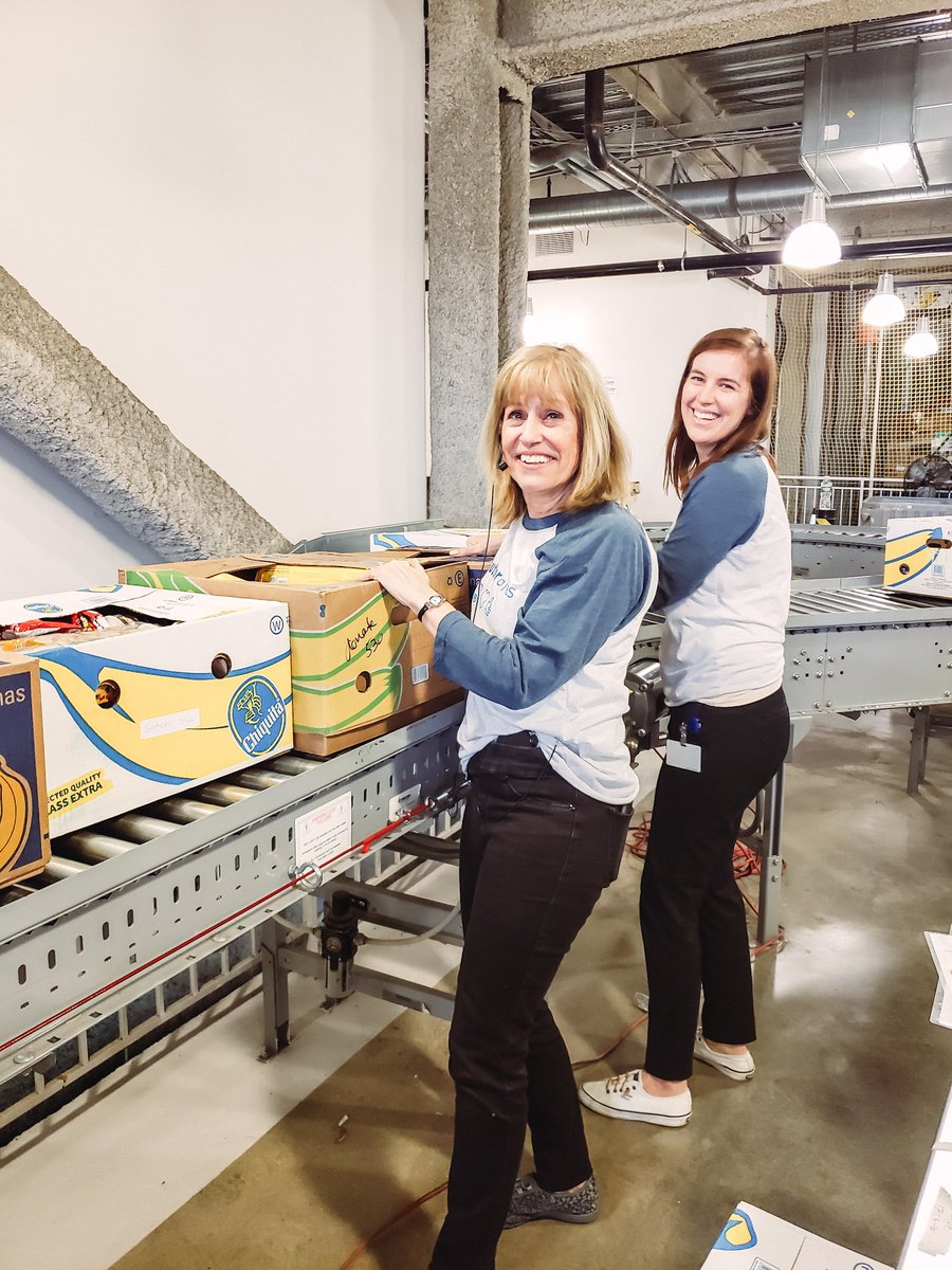 NutterLaw's tweet photo. Nutter employees gave back yesterday by volunteering @Gr8BosFoodBank. #NutterCares https://t.co/wIMJSYg5tm