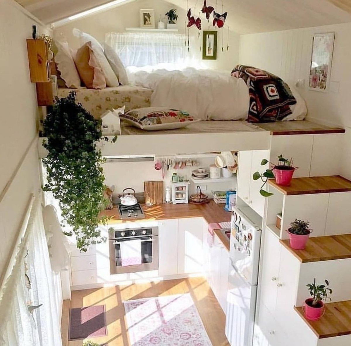 Lagi senengnya liat desain rumah buat tinggal sendiri 🏡