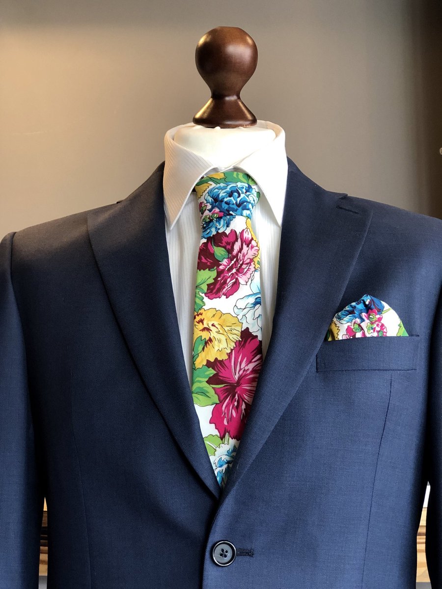 AGplado's tweet photo. Be bright with your tie 👔
#flowertie #ties #weddingtie #paisleytie #brightties #fityourstyle #shirtandtieshop #bestmanspeech #tailoring #menswear #agplado #agpladodesign #wedding #weddingseason https://t.co/h4EKBqROV5