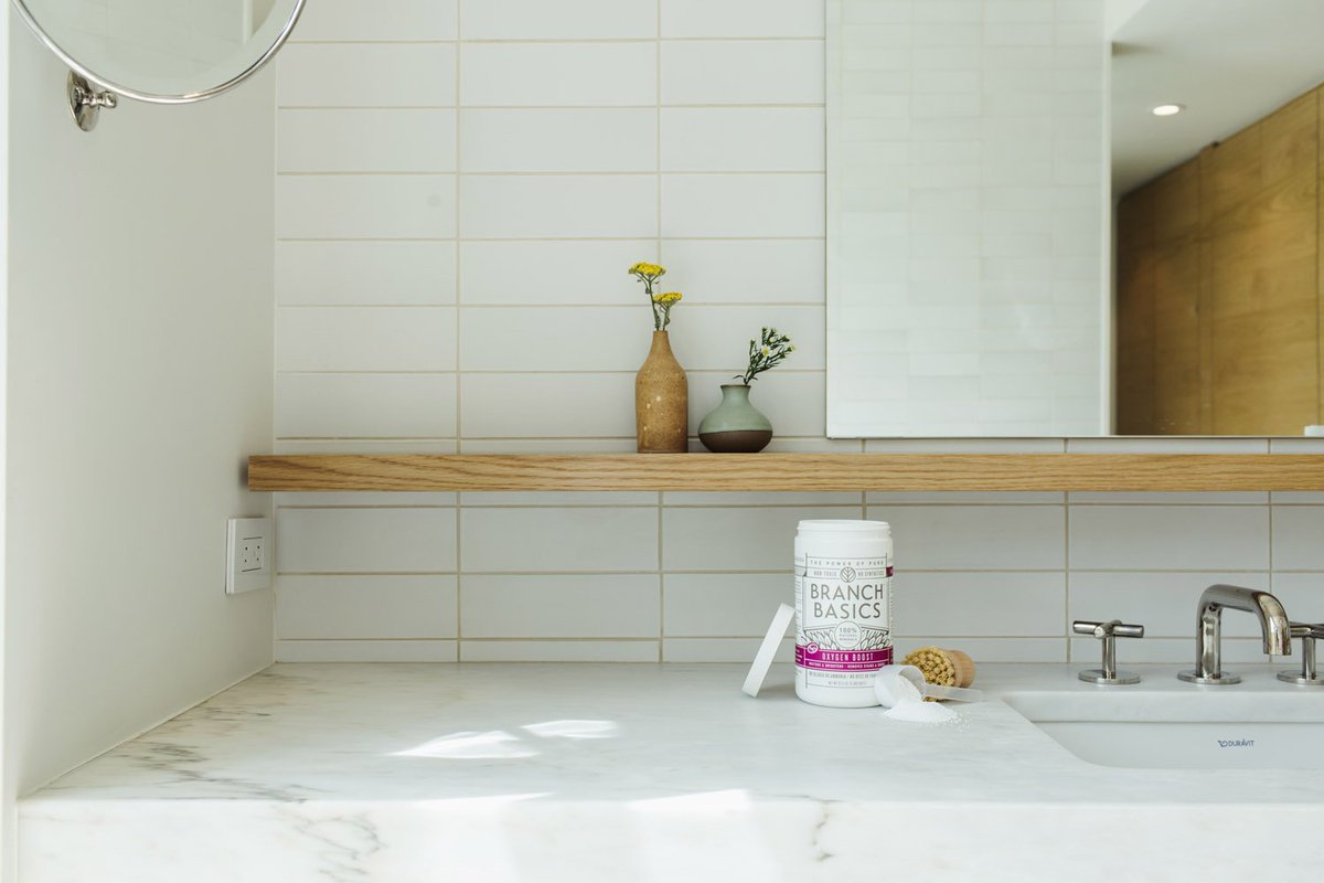 Expert Tips On How to Clean Your Home Safely ruemag.com/decorating/exp…