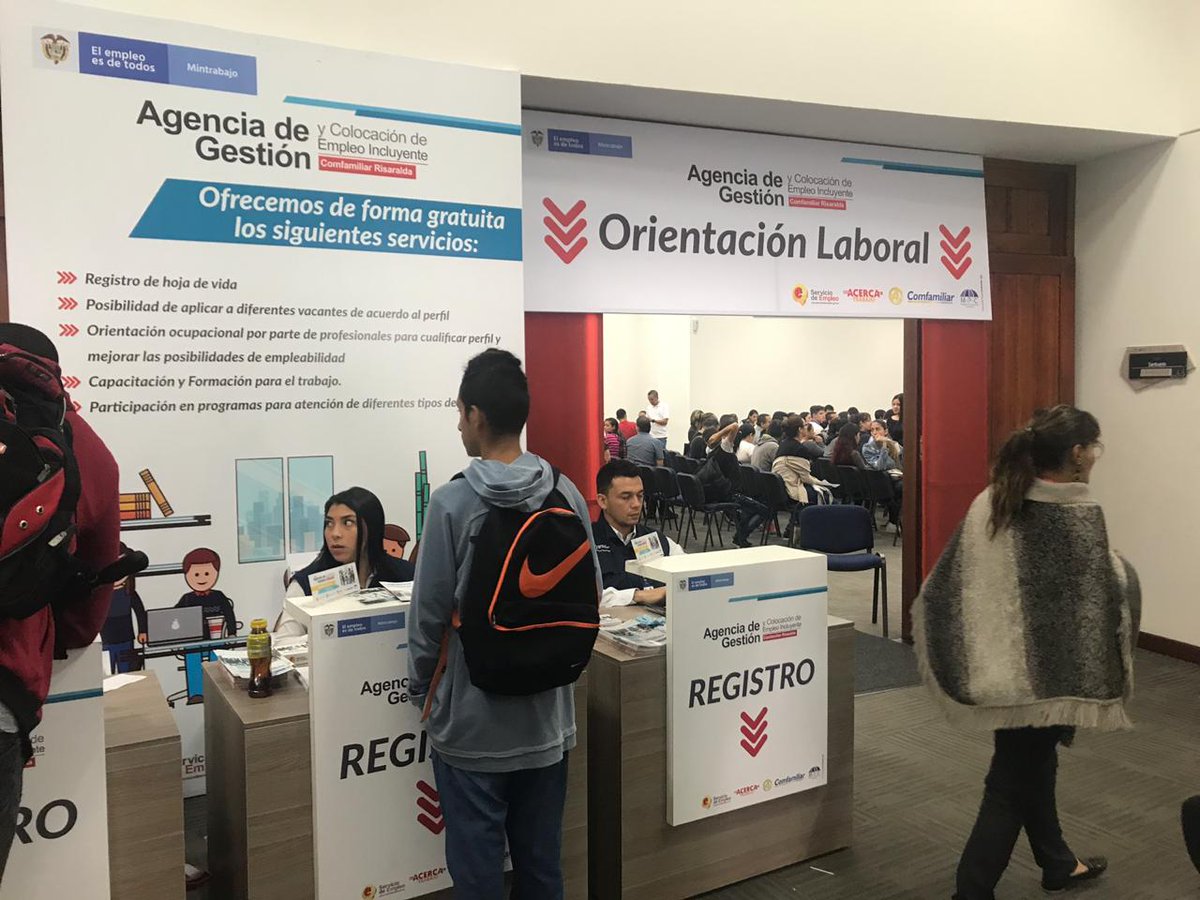 ServiciodEmpleo's tweet photo. En el marco de #Expocajas, la agencia de empleo @ComfamiliarRda realiza jornada de empleo en la cual hay disponibles más de 1500 oportunidades de trabajo formal y cuenta con la participación de 17 empresas https://t.co/OpWQZDFRUz