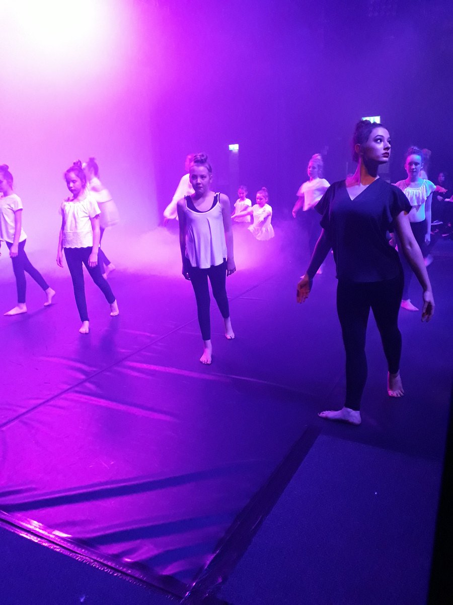 FLHSdance's tweet photo. Amazing first evening of dance of our y7. https://t.co/RGbrGBKwrW