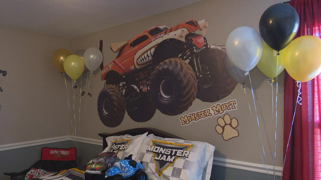 News 19 Wltx On Twitter Monster Jam Helps Military Family