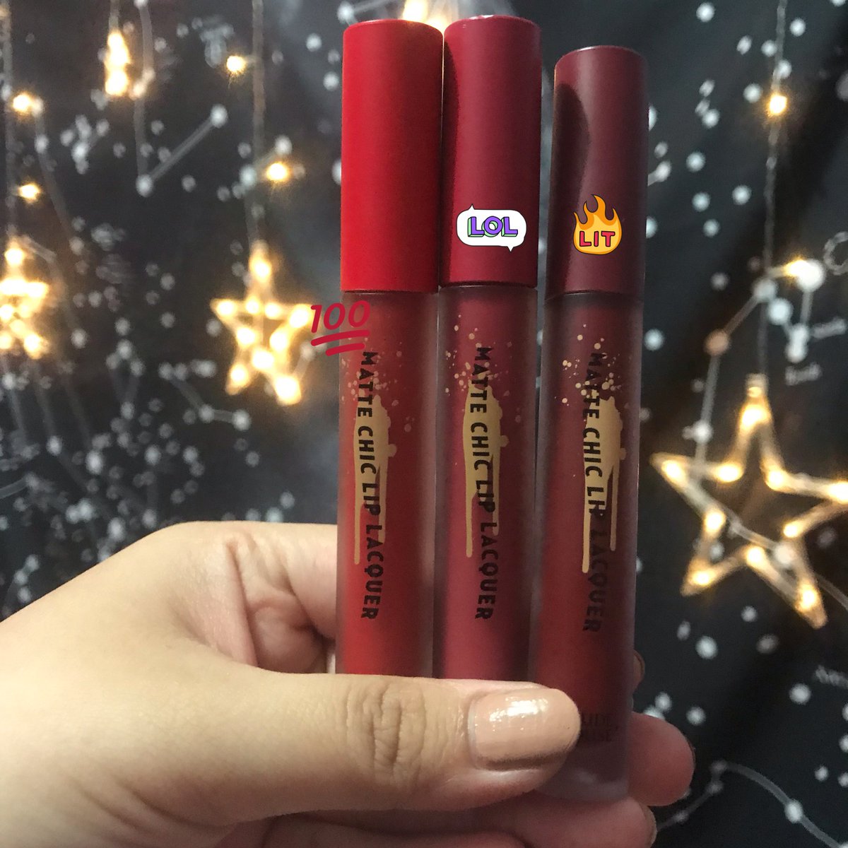 moodymoooby's tweet photo. 4. etude house-matte chic lip lacquer (120-130rb)
MATTE - CHIC - LIP LACQUER.
(lit) #RD302 seulgi
(lol) #BR401 wendy
(💯) #OR201 joy
aku beliini karna red velvet sih, pas liat cf nya gila wendy cakep banget:( https://t.co/8rtaRJhSQN