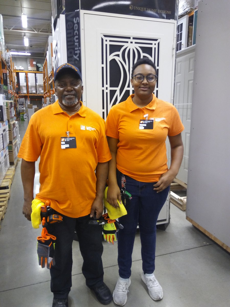 Reflections on the Hill: New MET members ED and Armani looking sharp in their orange shirts!😄 <a href="/BLambert1414/">BLamb</a> @MattHunt0530