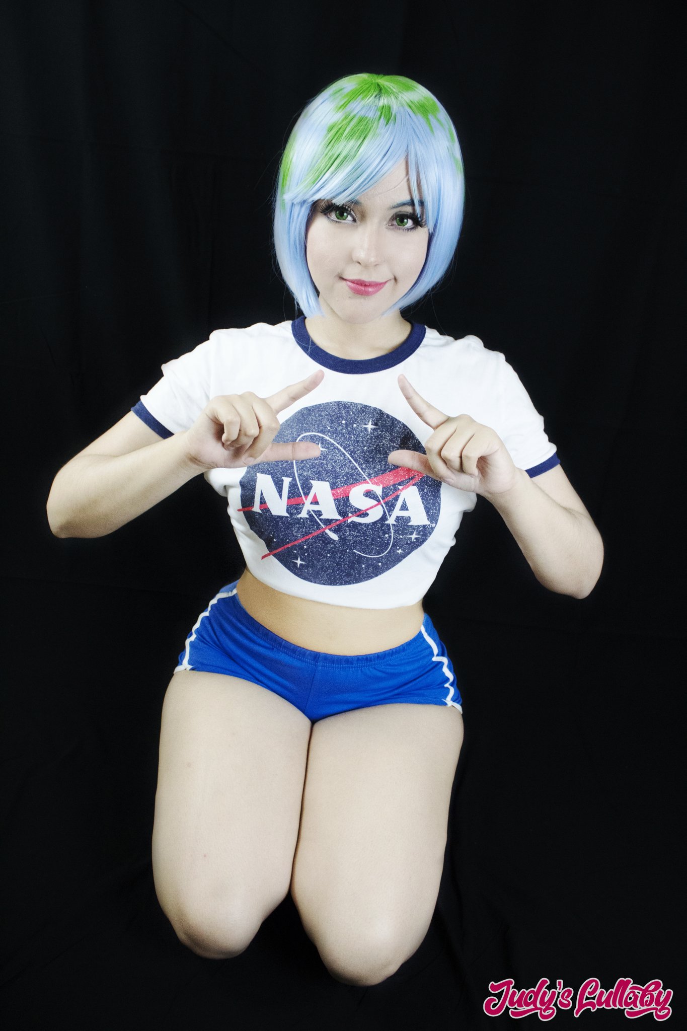 Earth 2024 chan cosplay