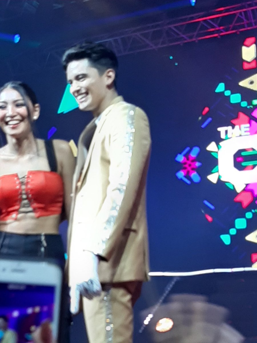 What an amazing night with THE CR3W...
And of course, JaDine. 
#TheCR3WRocksAraneta
