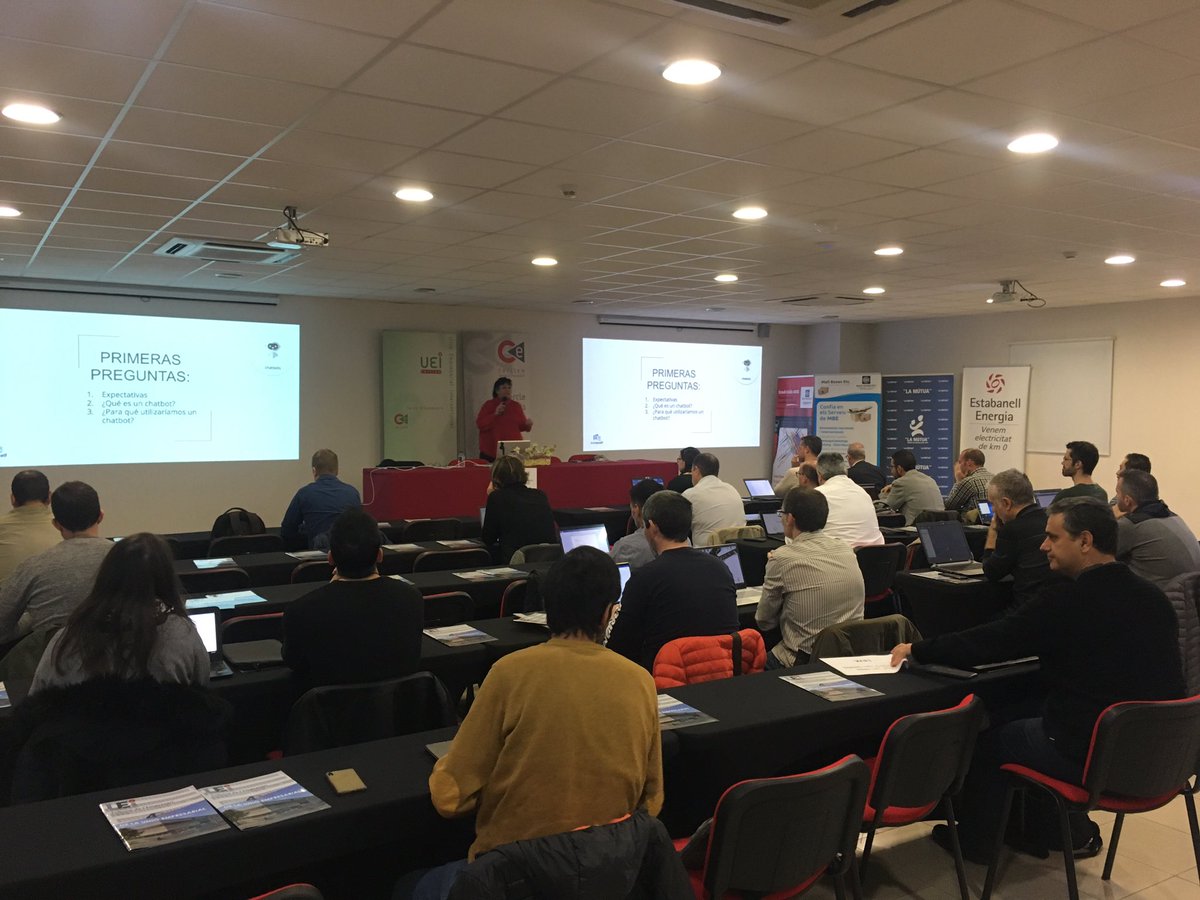 primeraconvo's tweet photo. Hoy taller de #chatbots a los CIOs y responsables IT de empresarios y organizaciones catalanas. Gracias @CercleTIC por contar con nosotros. https://t.co/m1o6PDLX1q