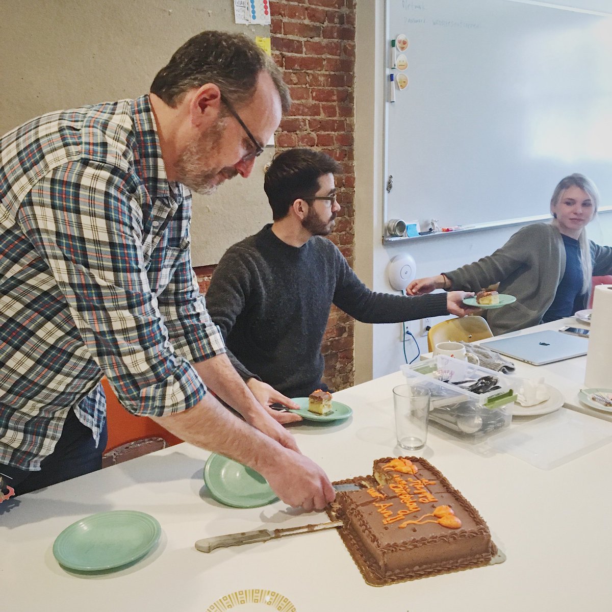 punkave's tweet photo. What’s a 14th birthday without cake? Our @geoffd is multi-talented with precise & efficient cake-cutting skills. Better yet, he surprised us with fresh swag to celebrate. Peep these fresh logo caps!
#punkave #phldesign #phillywebdesign #birthdaycake #indiebusiness #phillyproud https://t.co/52NjsRUOdP