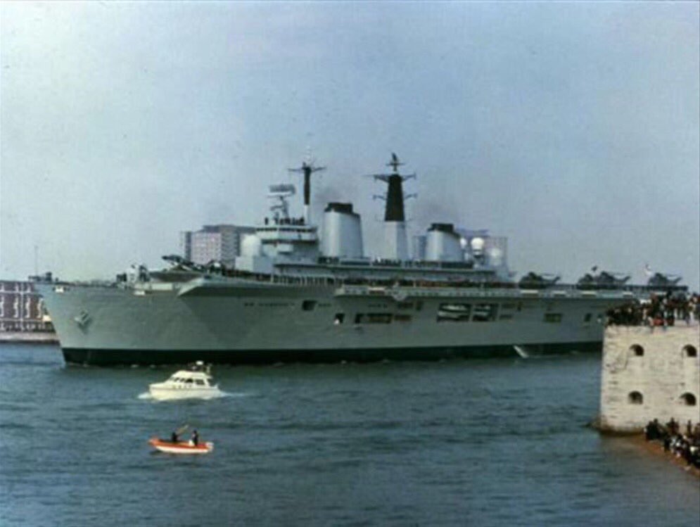 And  #OTD, HMS Invincible and HMS Hermes set sail for the Falklands.Between them they sailed with 20 Sea Harriers and 30 Sea King. These airgroups grew in the coming weeksThe government had no contingency for the war: a task force was put together based on what was available.