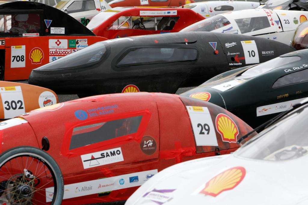 Shell's tweet photo. Hitting the track. 🏎 92 student teams from across the Americas 🌎 are ready to face the ultimate energy efficiency challenge.  #ShellEcoMarathon #MakeTheFuture https://t.co/QRdxlIZfVG