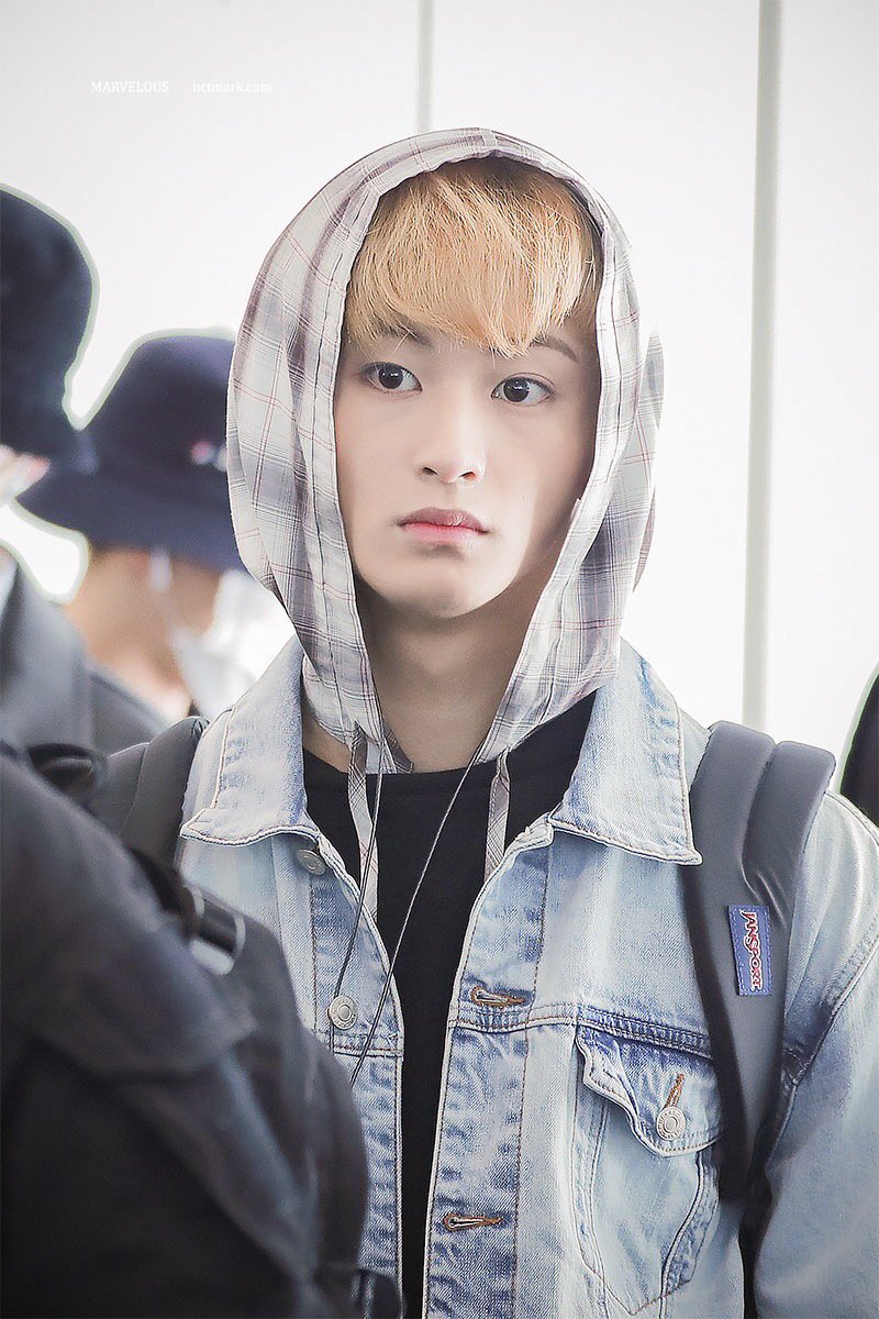 nctmarkcom's tweet photo. 아,,진짜 잘생겼어,,,,,얼굴 무슨일이야 ㅜㅜㅜ
#마크 #NCT https://t.co/MrphyvccBL