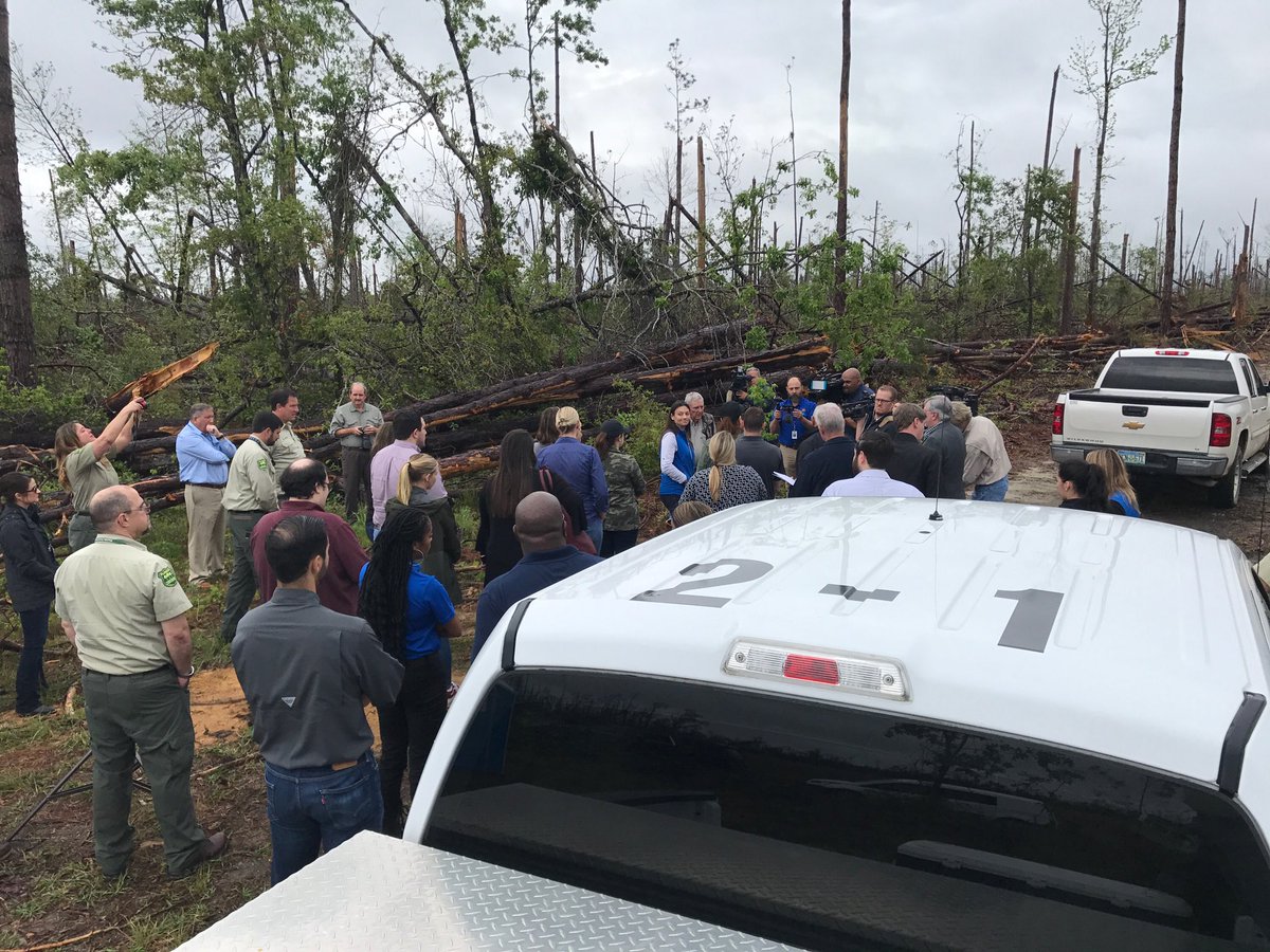 NikkiFriedFL's tweet photo. Unless you’ve seen firsthand the #HurricaneMichael devastation our Panhandle is facing, it can be hard to comprehend.

That’s why I’m glad a bipartisan group of 20+ legislators/staff are with me in Calhoun County today.

Let’s work together &amp; pass disaster relief now. https://t.co/TXF4sh0AJy