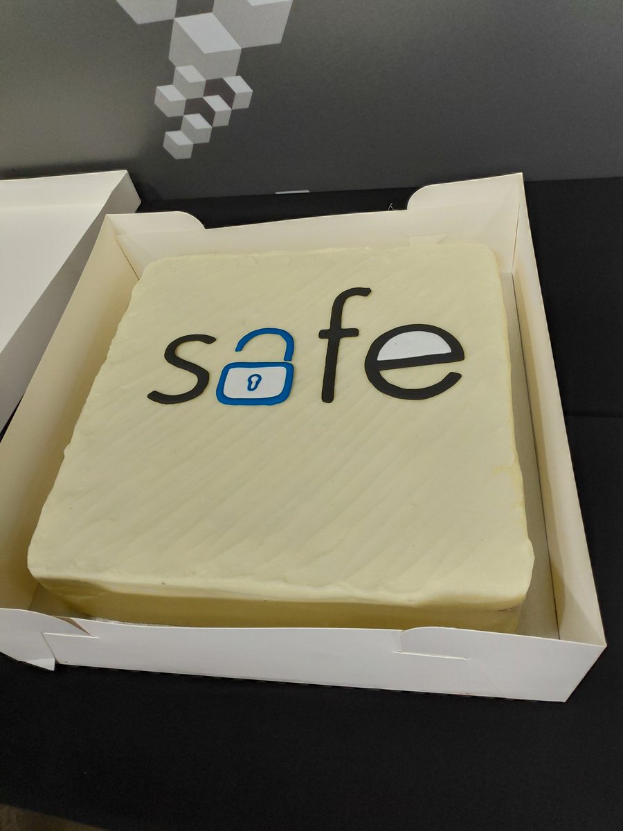 Evilznet's tweet image. After the safe stack, here the safe cake !  #fsharpx #safe @SoatGroup