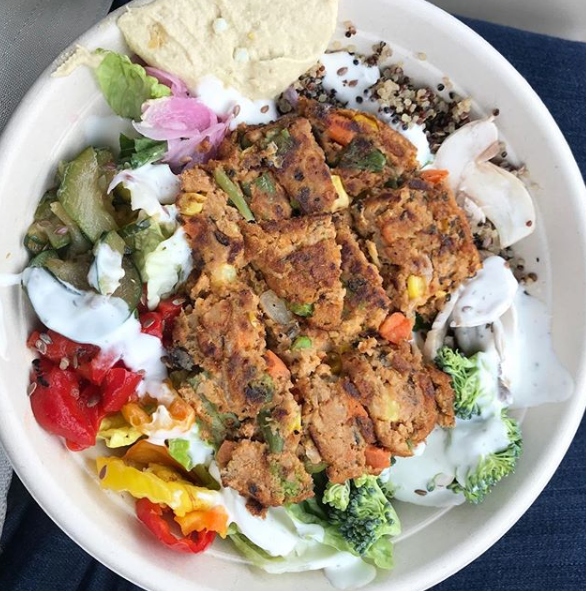 Want a taste of #vegetarian perfection? Try our Spicy Veggie Burger Crumble bowl, which is packed with mouth-watering ingredients like #quinoa, #spinach, broccoli, zucchini, #hummus &amp; flax seeds. 🤤

Thanks for sharing, IG user vegetarian_weightwatchers!

instagram.com/p/BultCEsjw_e/